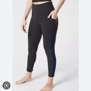 Athleta Salutation 7/8 Tight / Legging